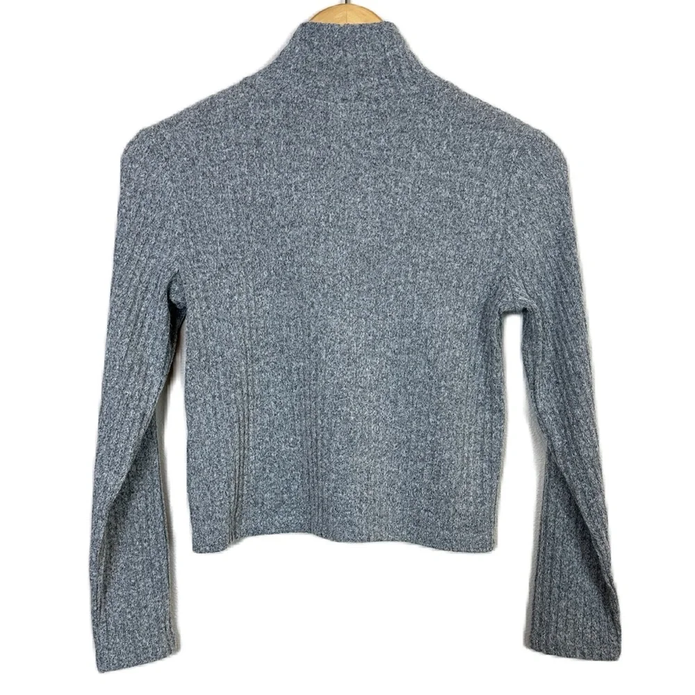 Aritzia Wilfred Free Ribbed Turtleneck Gray Crop Sweater Women’s‎ Medium